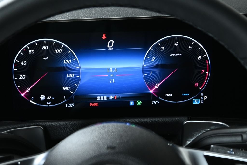 Used 2026 Polar White Mercedes-Benz GLB 250 image 19