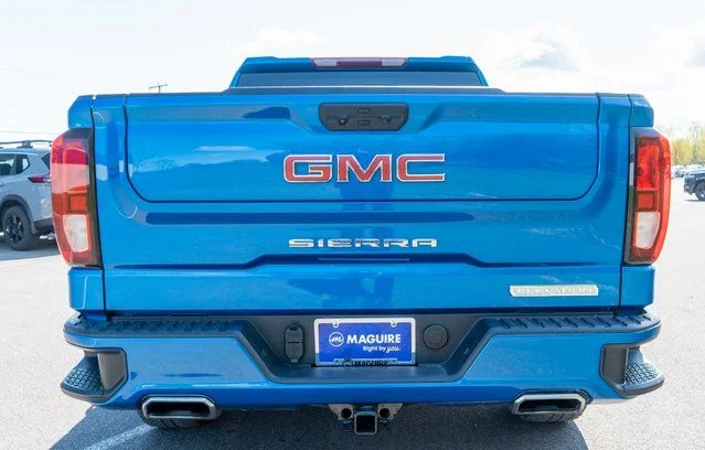 Used 2023 Blue GMC Elevation image 7