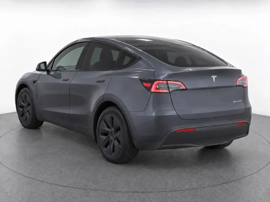 Used 2024  Tesla Long Range image 4