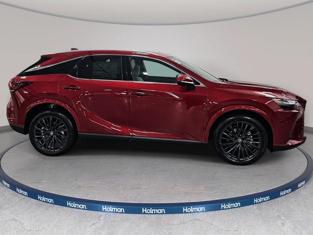 New 2026 Matador Red Mica Lexus PREMIUM image 4