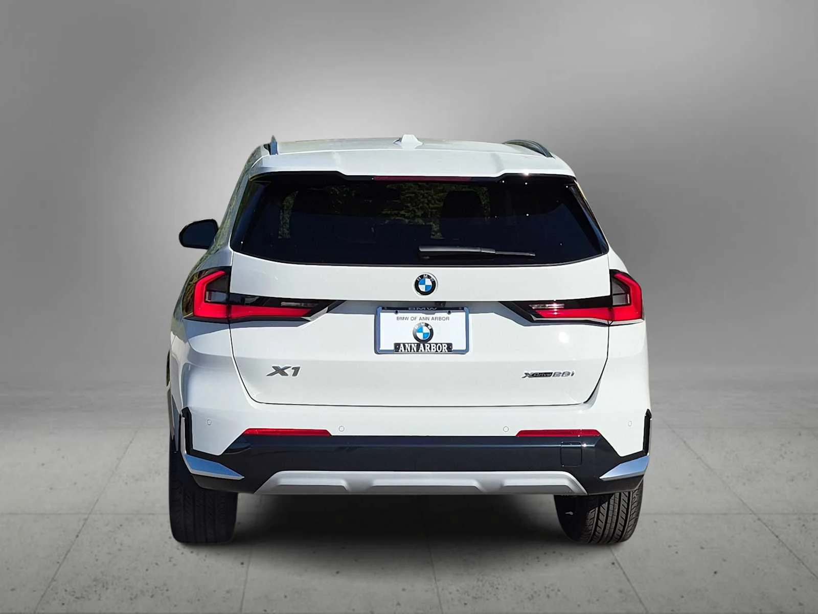 Used 2024 Alpine White BMW xDrive28i image 7