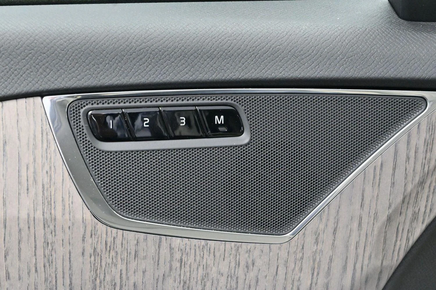 Used 2023 Blue Volvo Plus image 12