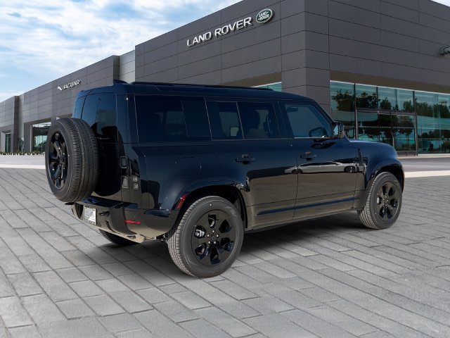New 2026 Santorini Black Land Rover X-Dynamic SE image 5