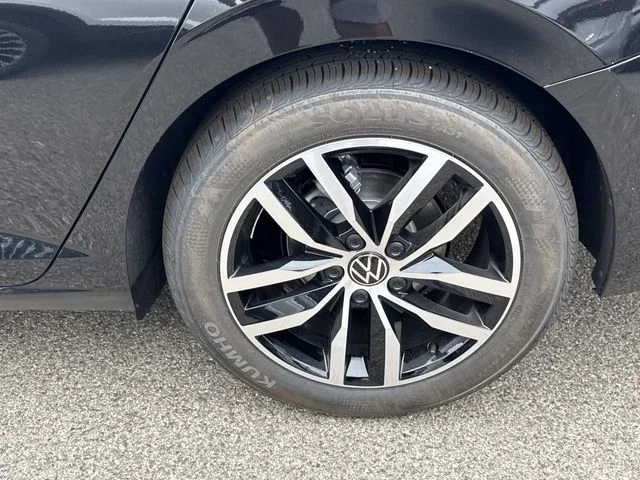 2025 Volkswagen Jetta SE - Photo 6
