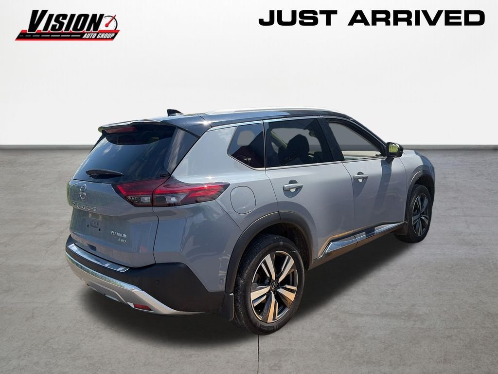 Used 2023 Gray Nissan Platinum image 4