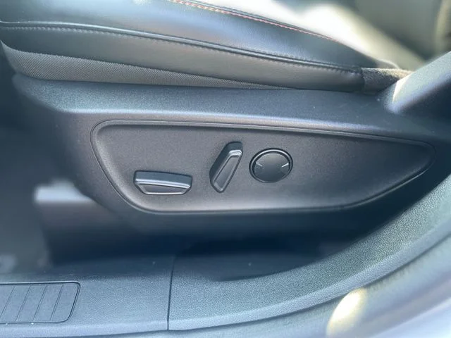2025 Ford Escape ST-Line Select - Photo 16