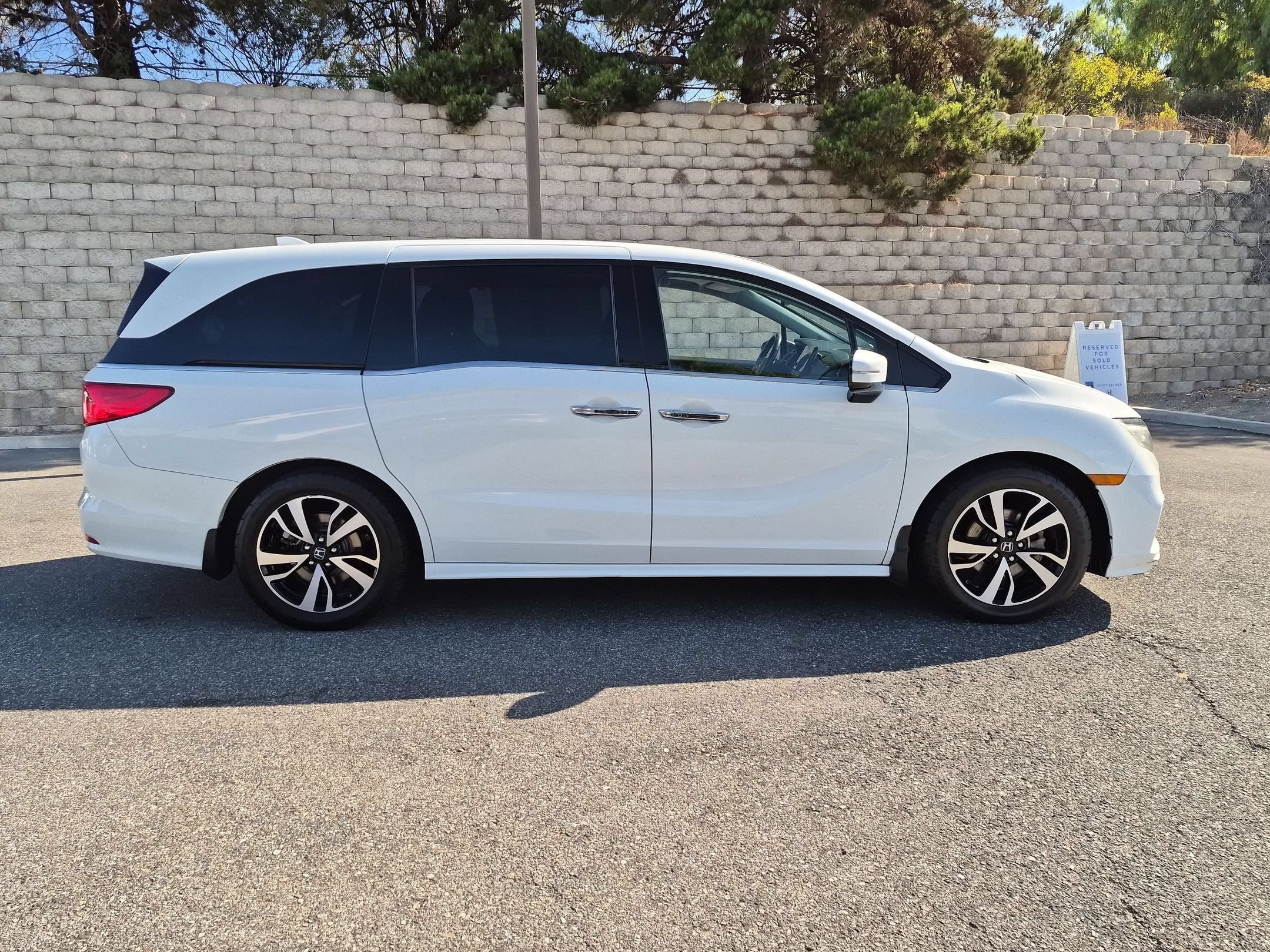 Used 2018 Diamond White Pearl Honda Elite image 6