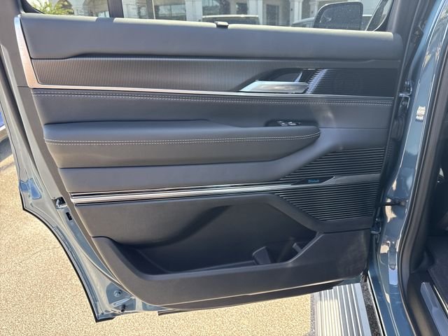 New 2026 Blue Jeep Summit Obsidian image 23