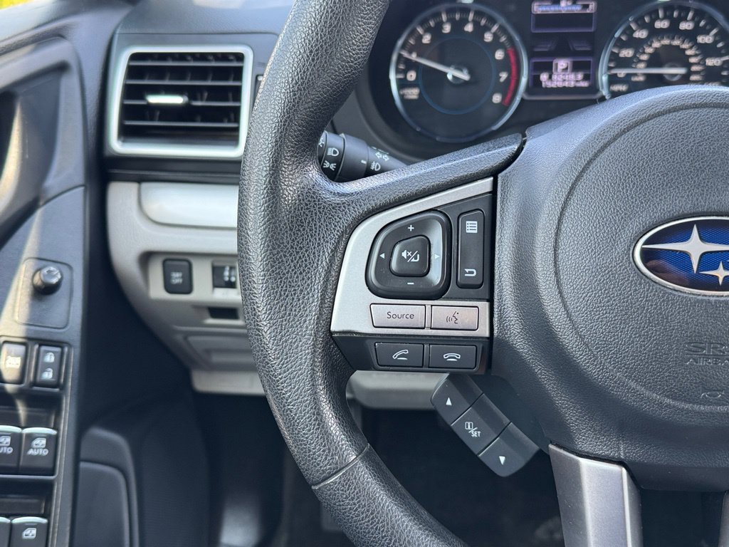 Used 2018 Green Metallic Subaru 2.5i Premium image 10