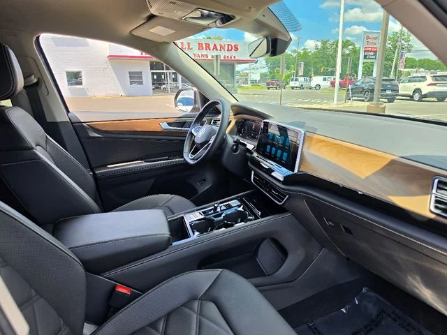 2024 Volkswagen Atlas SE w/Tech - Photo 11