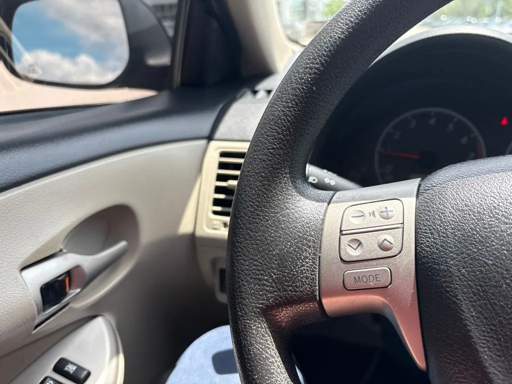Used 2013 Black Toyota LE image 15