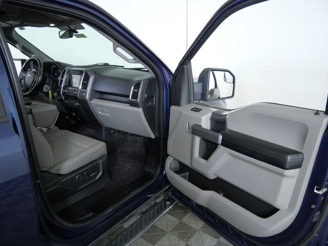 Used 2016 Blue Ford XLT image 11