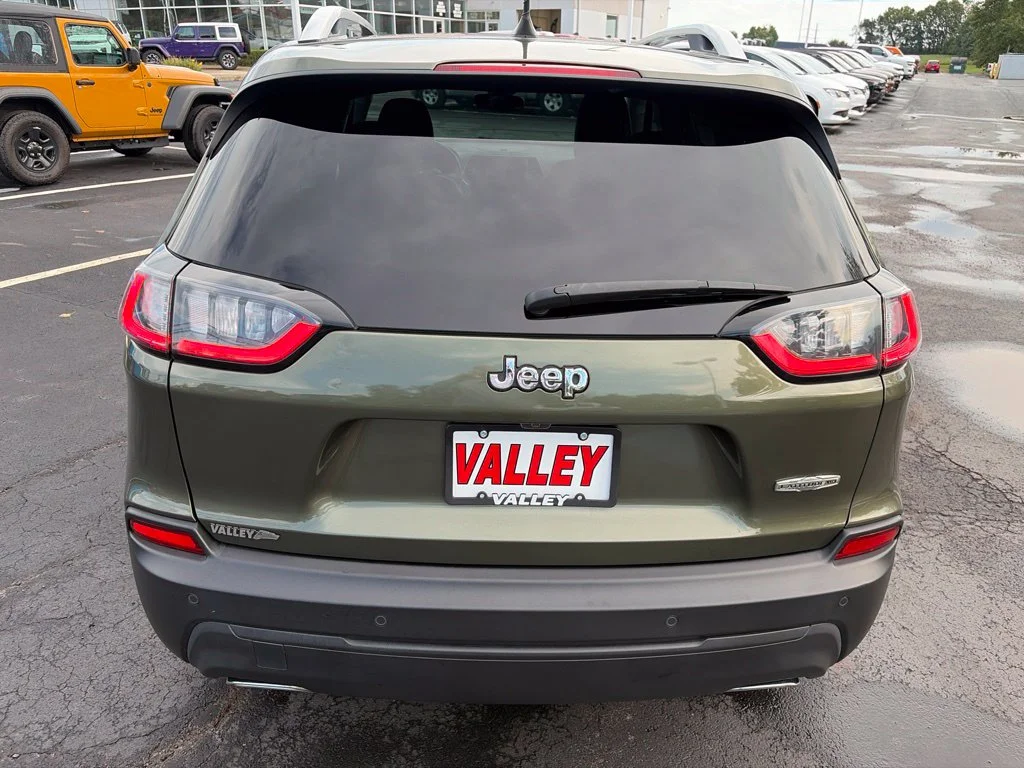 Certified Used 2021 Green Jeep Latitude Lux image 6