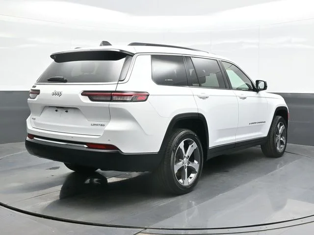 Used 2025 White Jeep Limited image 9
