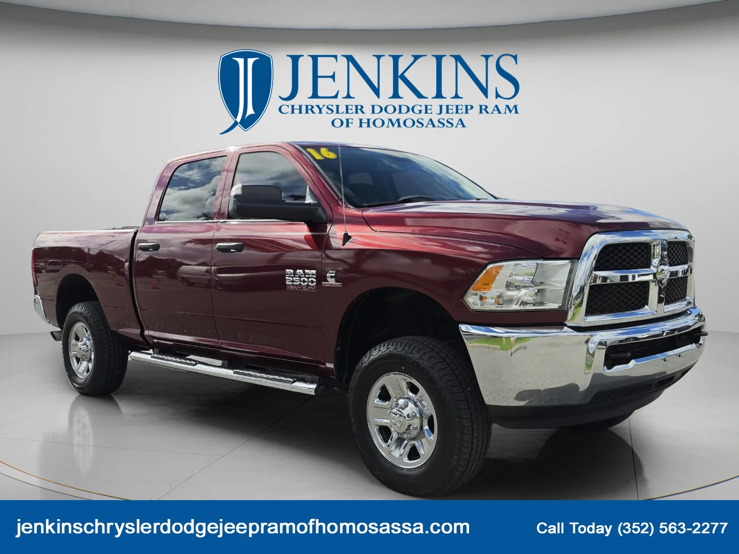 Used 2016 Delmonico Red Pearlcoat Ram Tradesman image 1