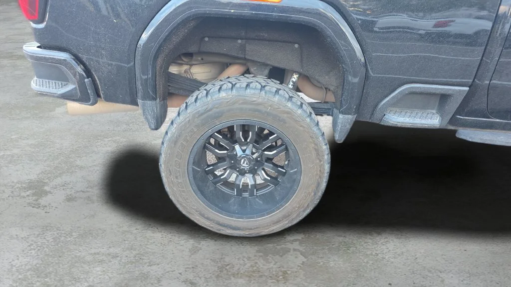 Used 2022 Black GMC AT4 image 25