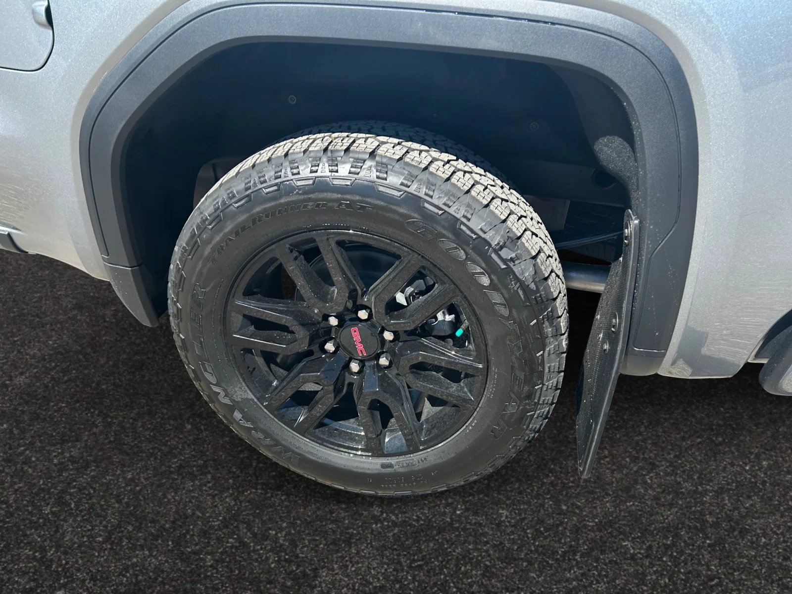 New 2026 Sterling Metallic GMC Elevation image 9