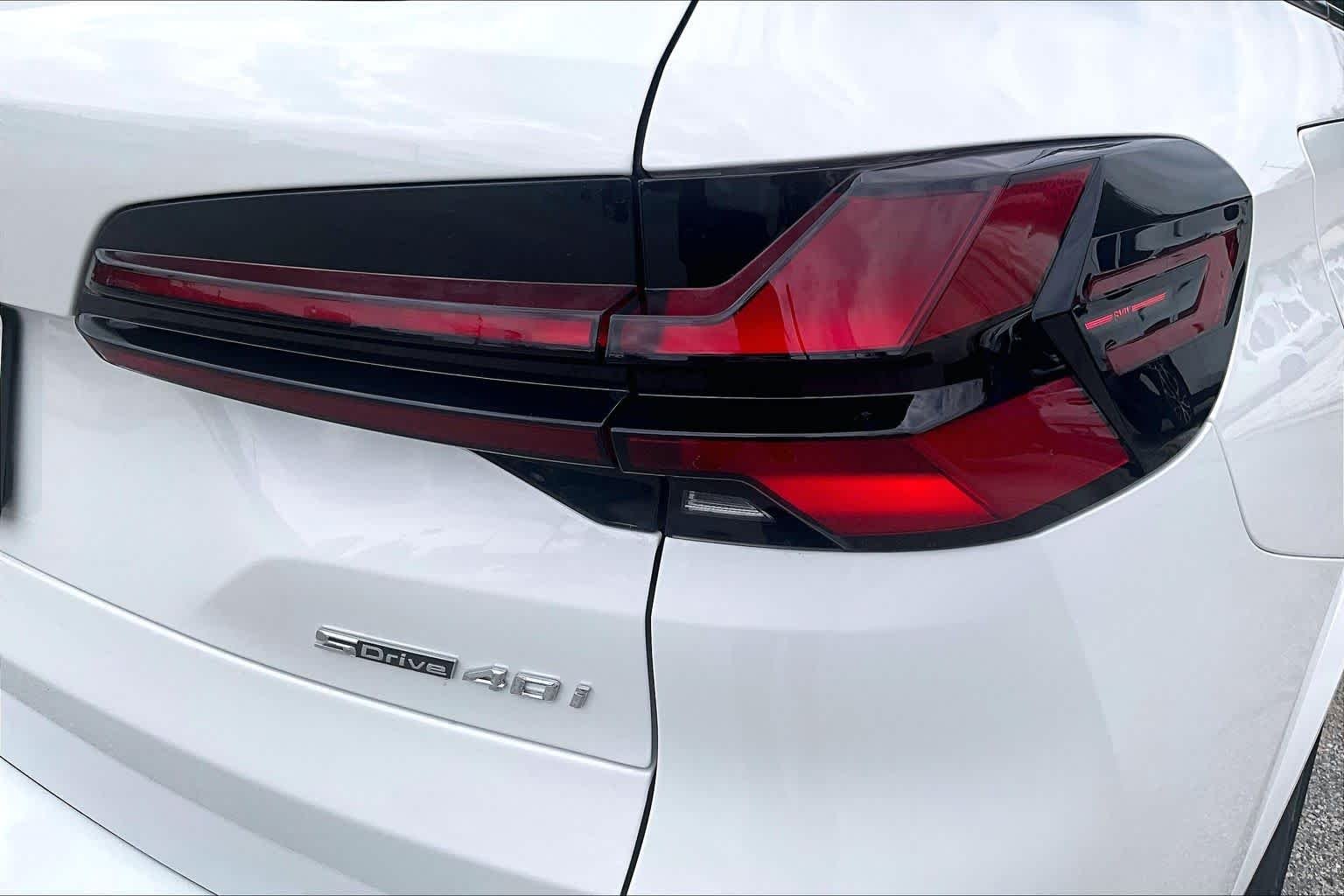 Used 2026 Alpine White BMW sDrive40i image 29