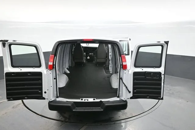 2026 Chevrolet Express Cargo Work Van - Photo 27