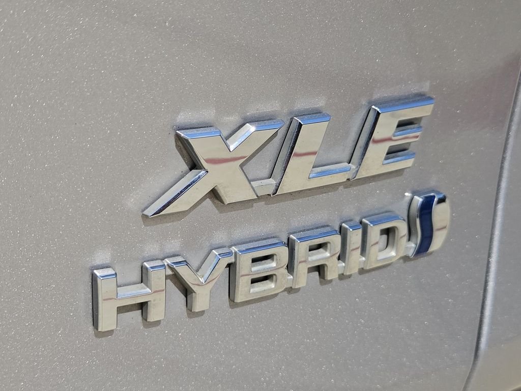 Used 2023 Silver Toyota XLE Premium image 45