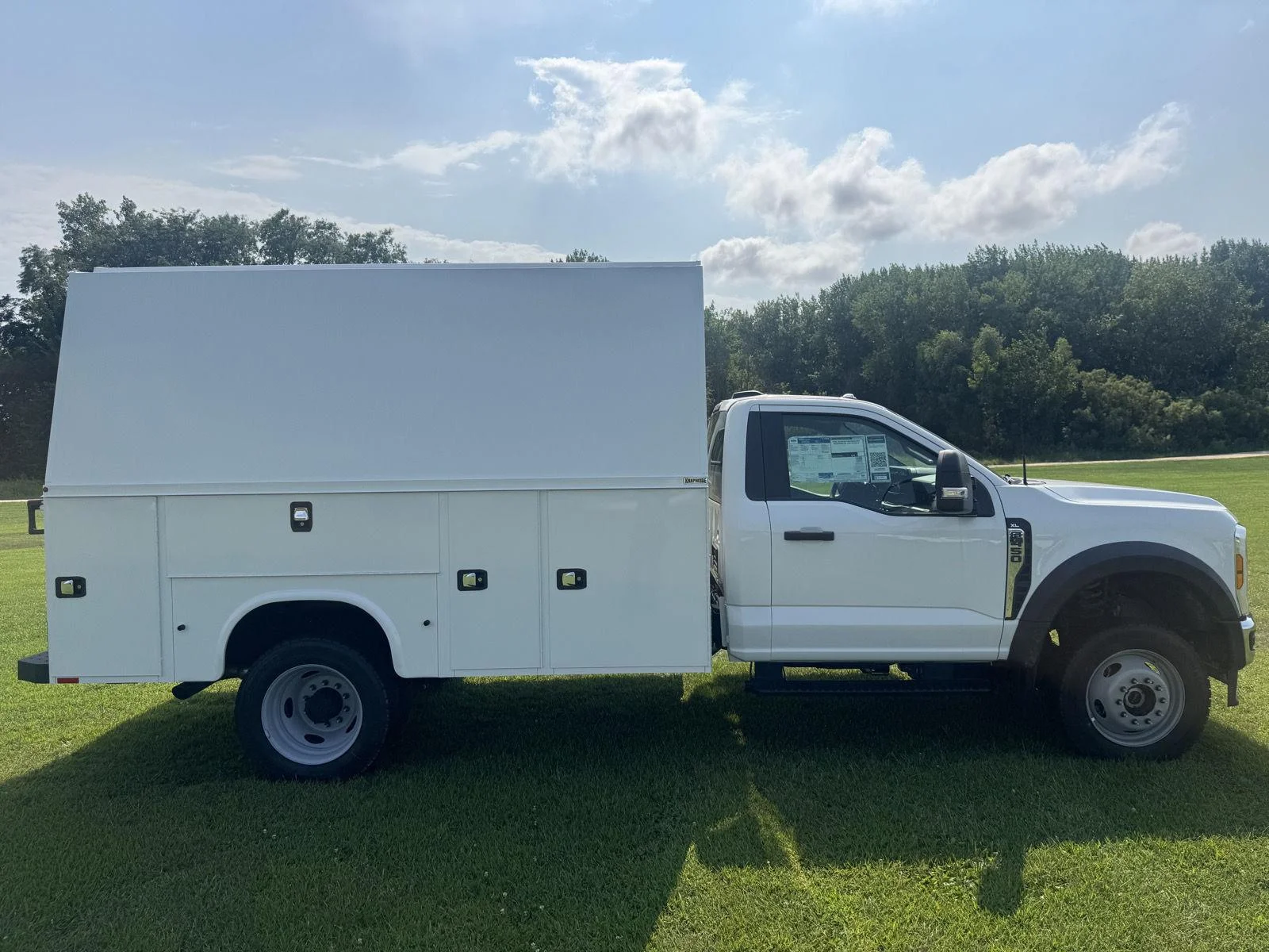New 2026 Oxford White Ford XL image 9