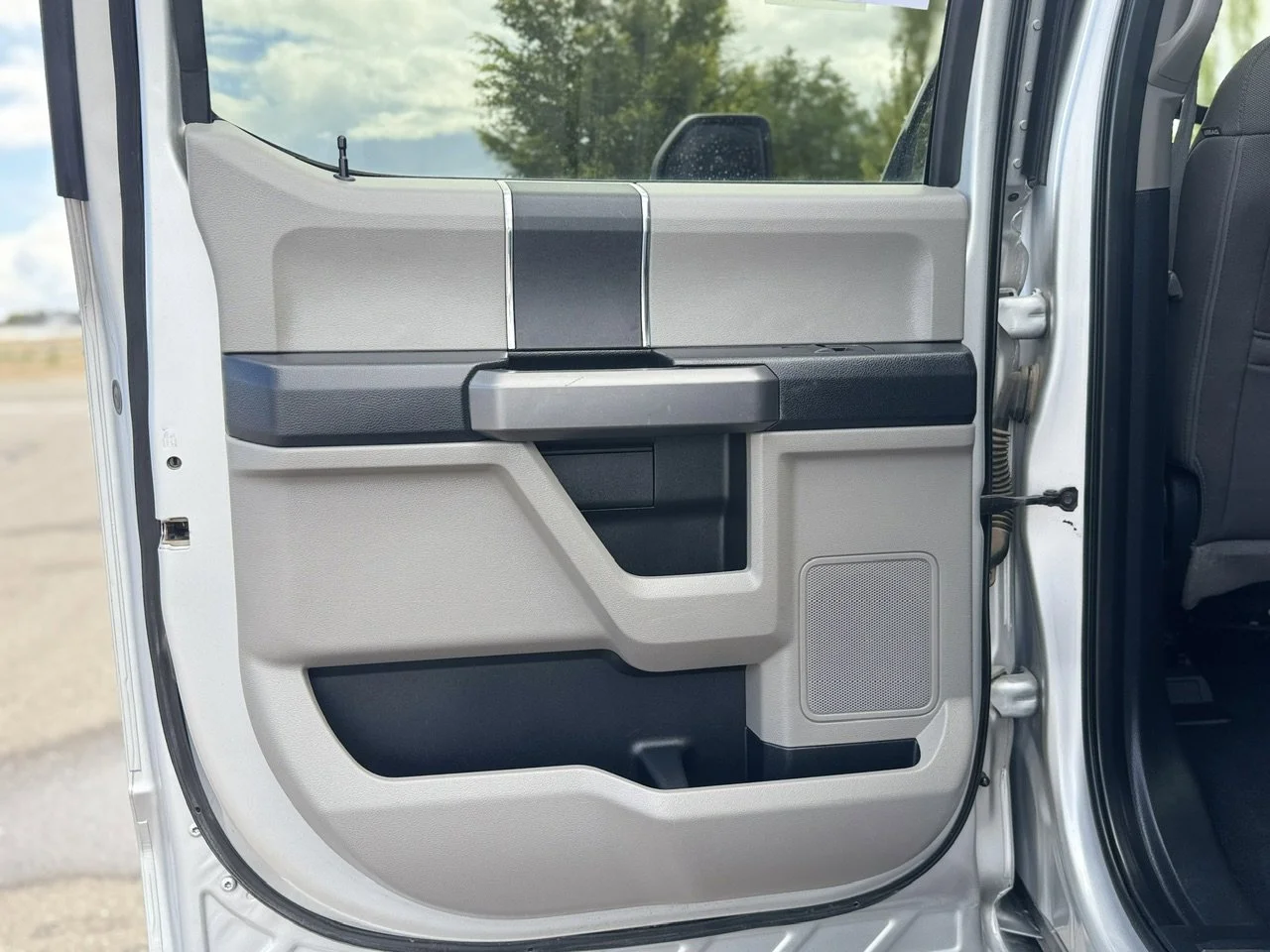 Used 2019 Ingot Silver Ford XLT image 34