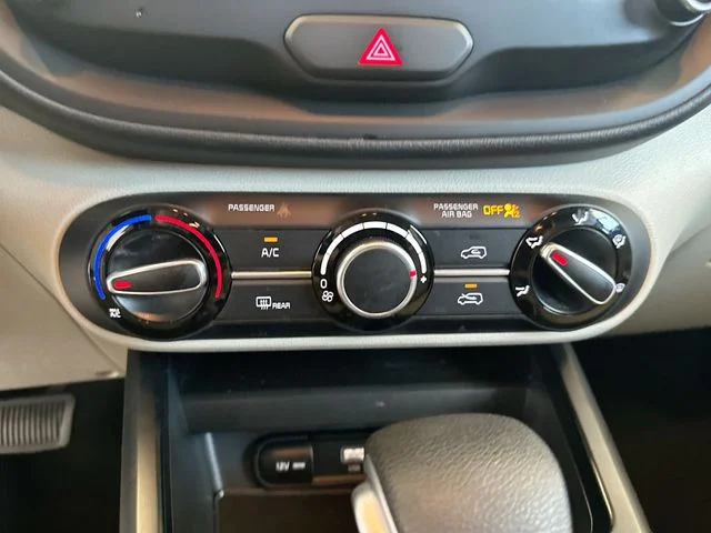 Used 2024 Black Kia LX image 18