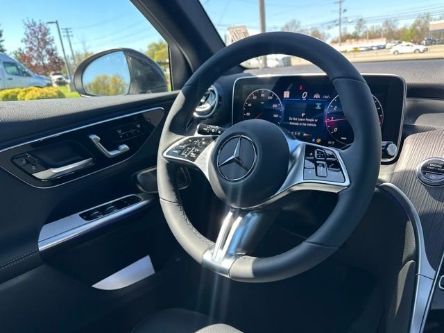 Used 2026 Gray Mercedes-Benz GLC 300 image 28