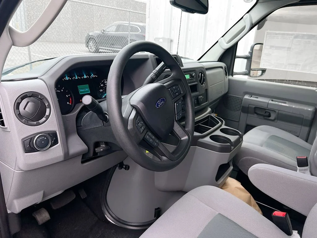 2025 Ford E-Series Cutaway Base - Photo 3