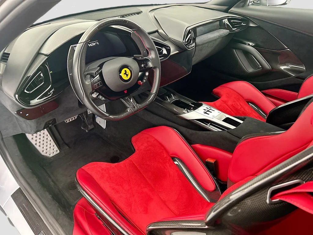 Used 2025 Bianco Artico Ferrari  image 9