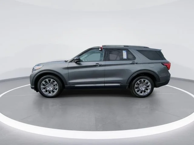 Used 2025 Gray Ford Platinum image 5