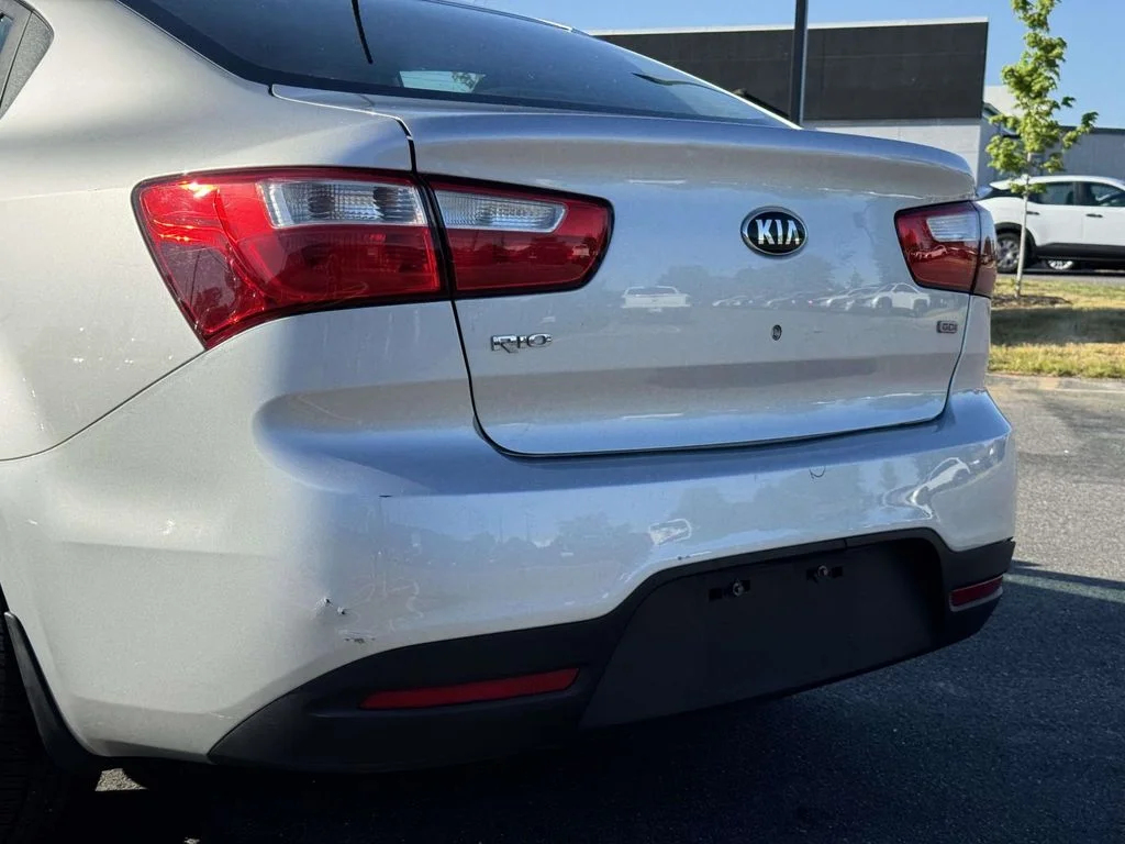 Used 2015 Silver Kia LX image 11