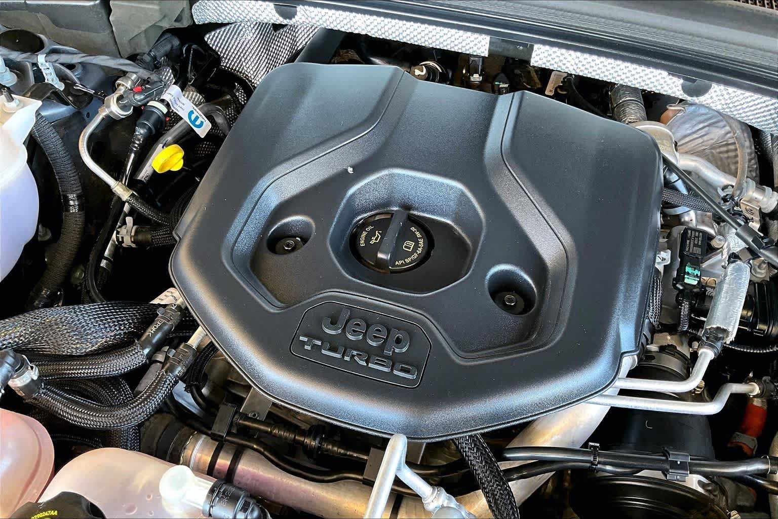 Used 2024 Baltic Gray Metallic Clearcoat Jeep  image 33