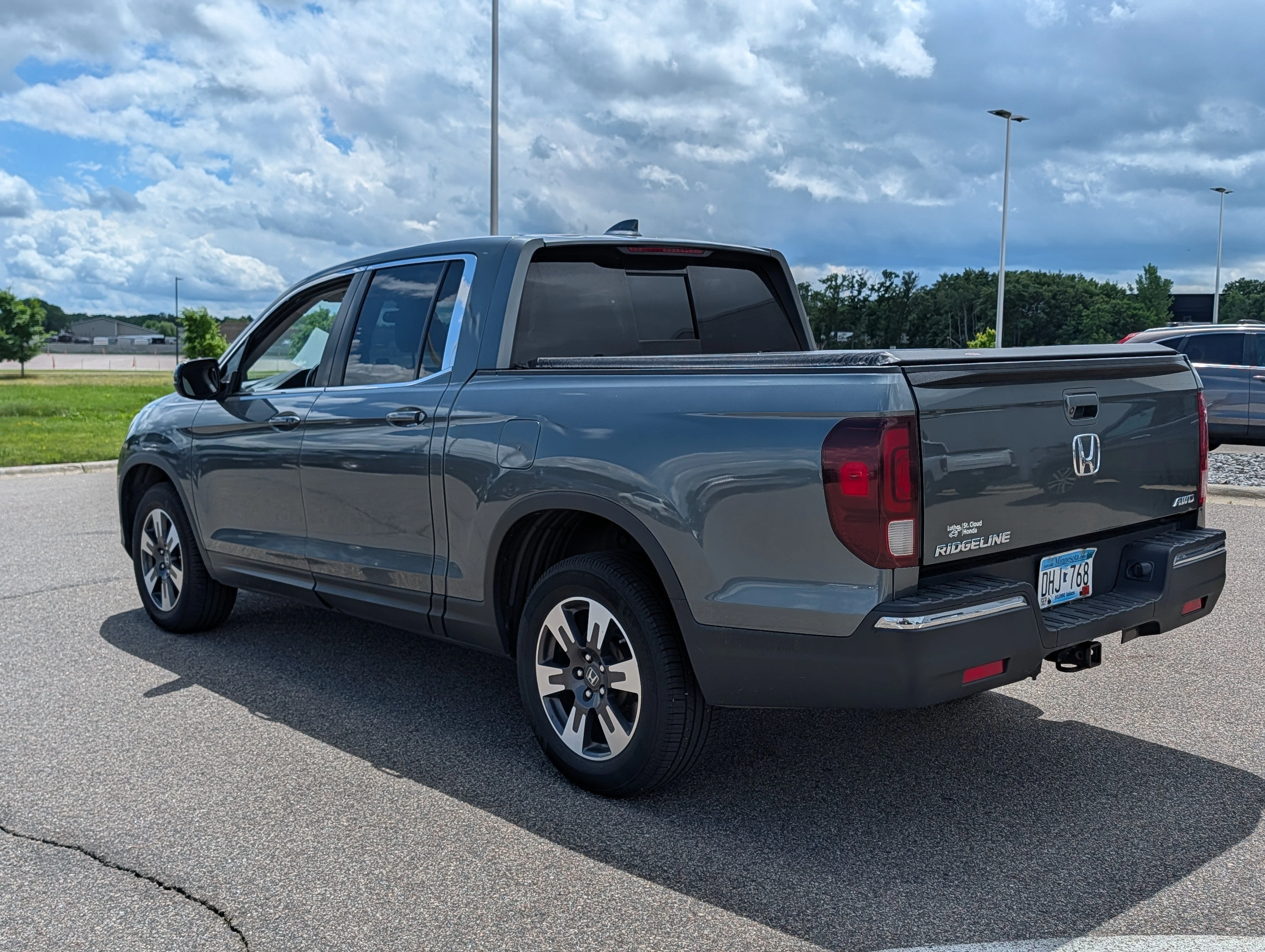 Used 2019 Forest Mist Metallic Honda RTL image 3