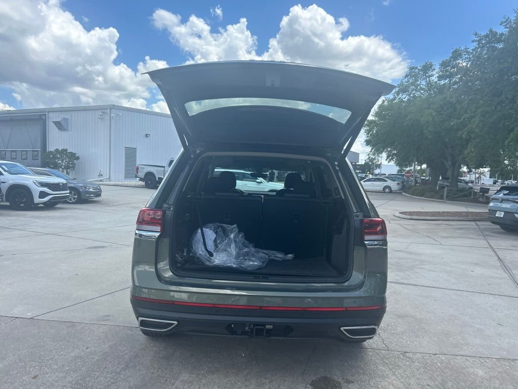 New 2026 Green Volkswagen 2.0T SE w/Technology image 39