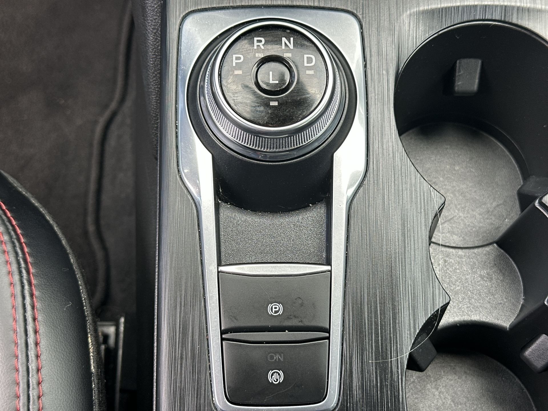 2025 Ford Escape ST-Line - Photo 16