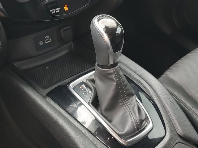 Used 2020 White Nissan S image 19