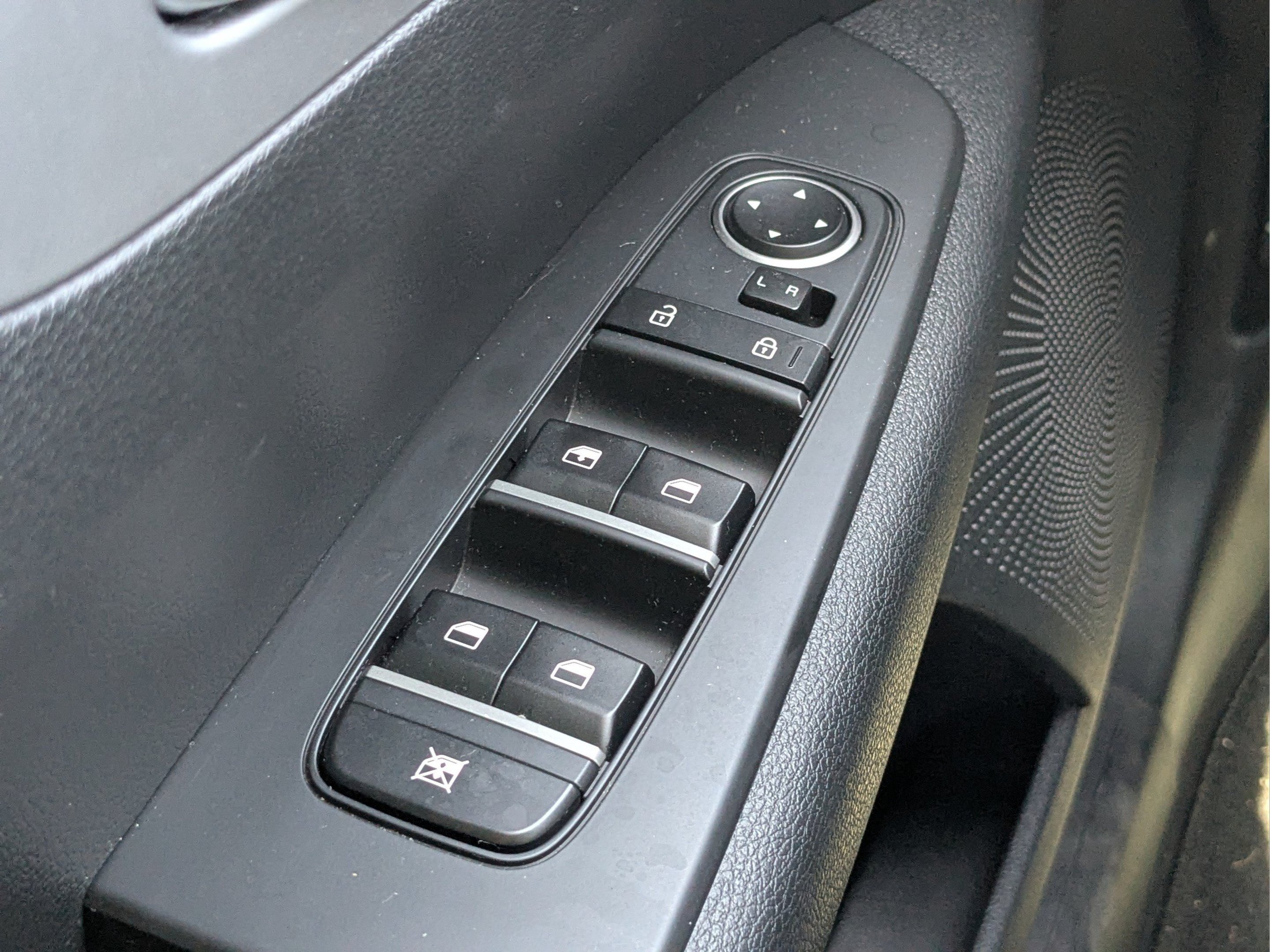 2023 Kia Forte LXS - Photo 20