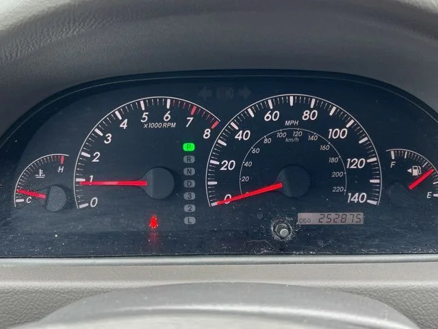 Used 2005 Phantom Gray Pearl Toyota XLE image 36