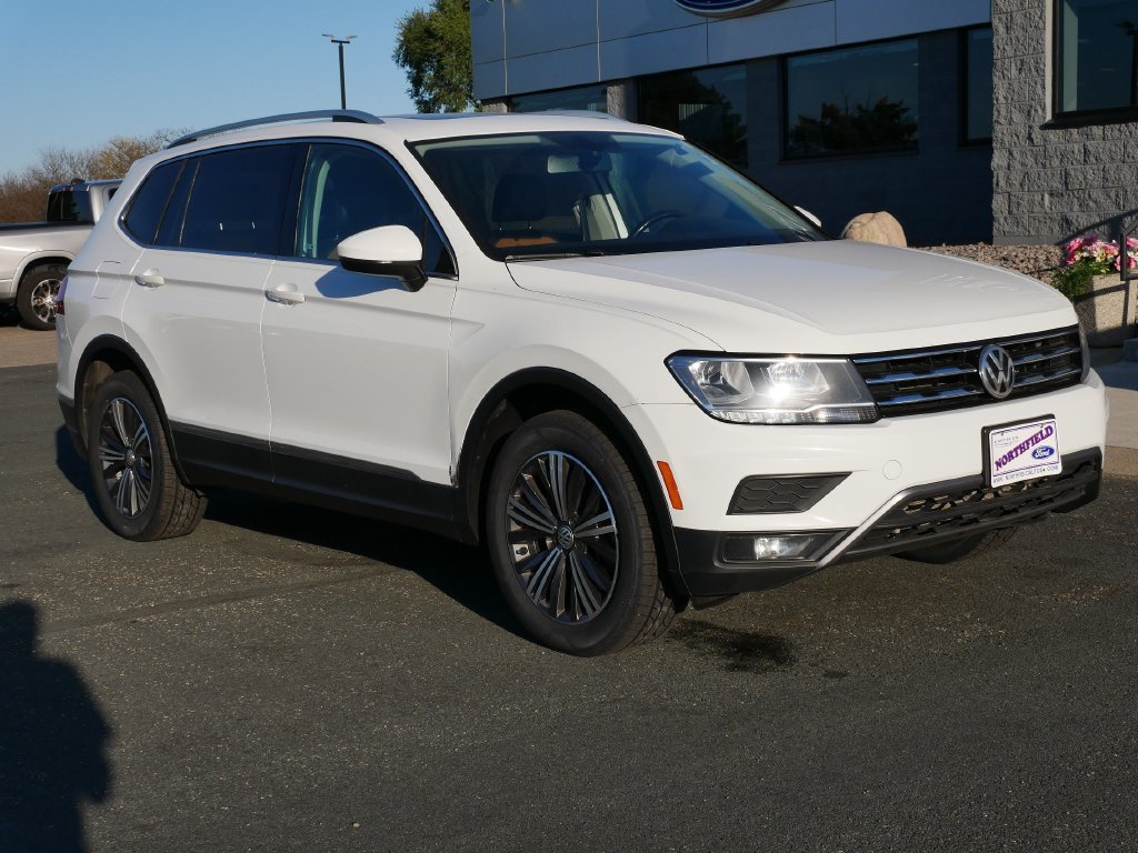 Used 2018 Volkswagen Tiguan SEL with VIN 3VV2B7AXXJM060505 for sale in Northfield, Minnesota