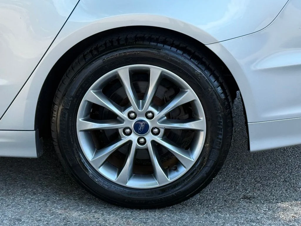 Used 2017 Silver Ford SE image 7