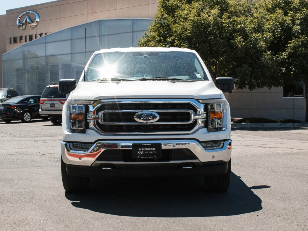 Used 2021 Oxford White Ford XLT image 2