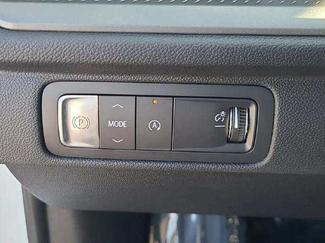 Used 2025 Summit White Chevrolet LT image 22