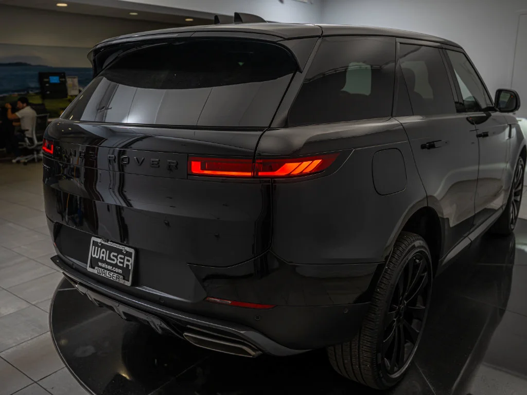 Used 2026 Santorini Black Land Rover SE image 15