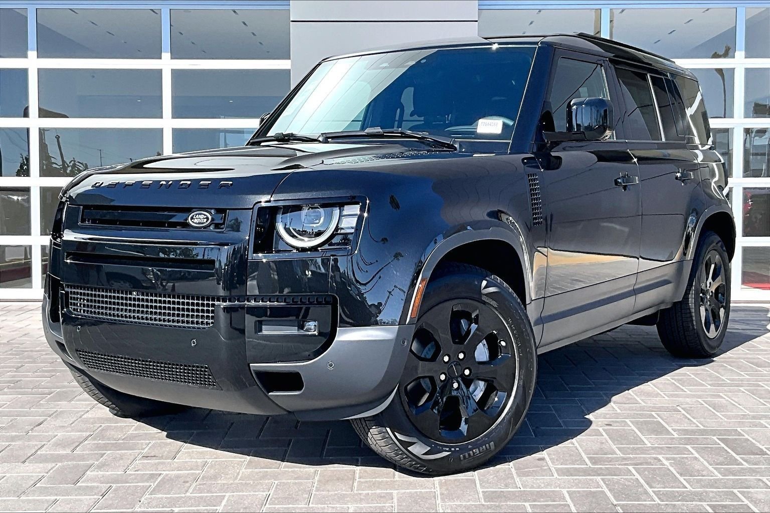 New 2026 Santorini Black LAND ROVER S image 1