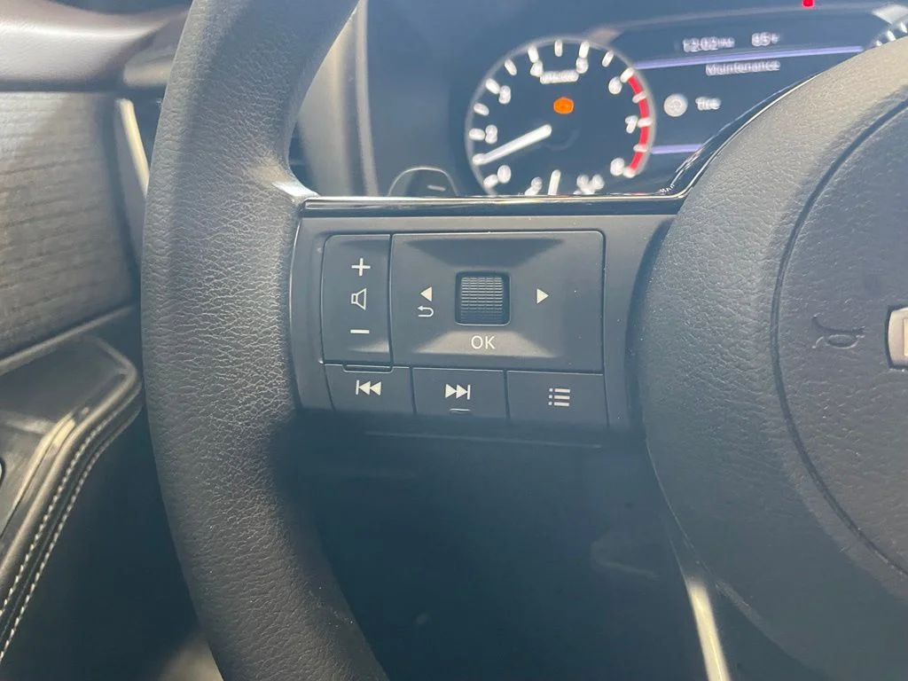 Used 2022 Red Nissan SV image 12