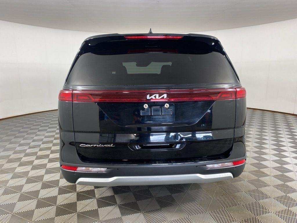 Used 2022 Aurora Black Kia LXS image 6