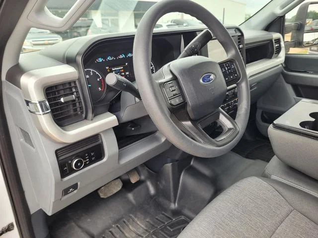 Used 2025 White Ford XL image 31