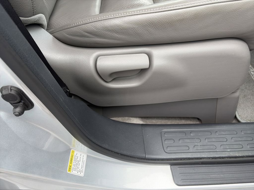 Used 2012 Silver Honda RTL image 34