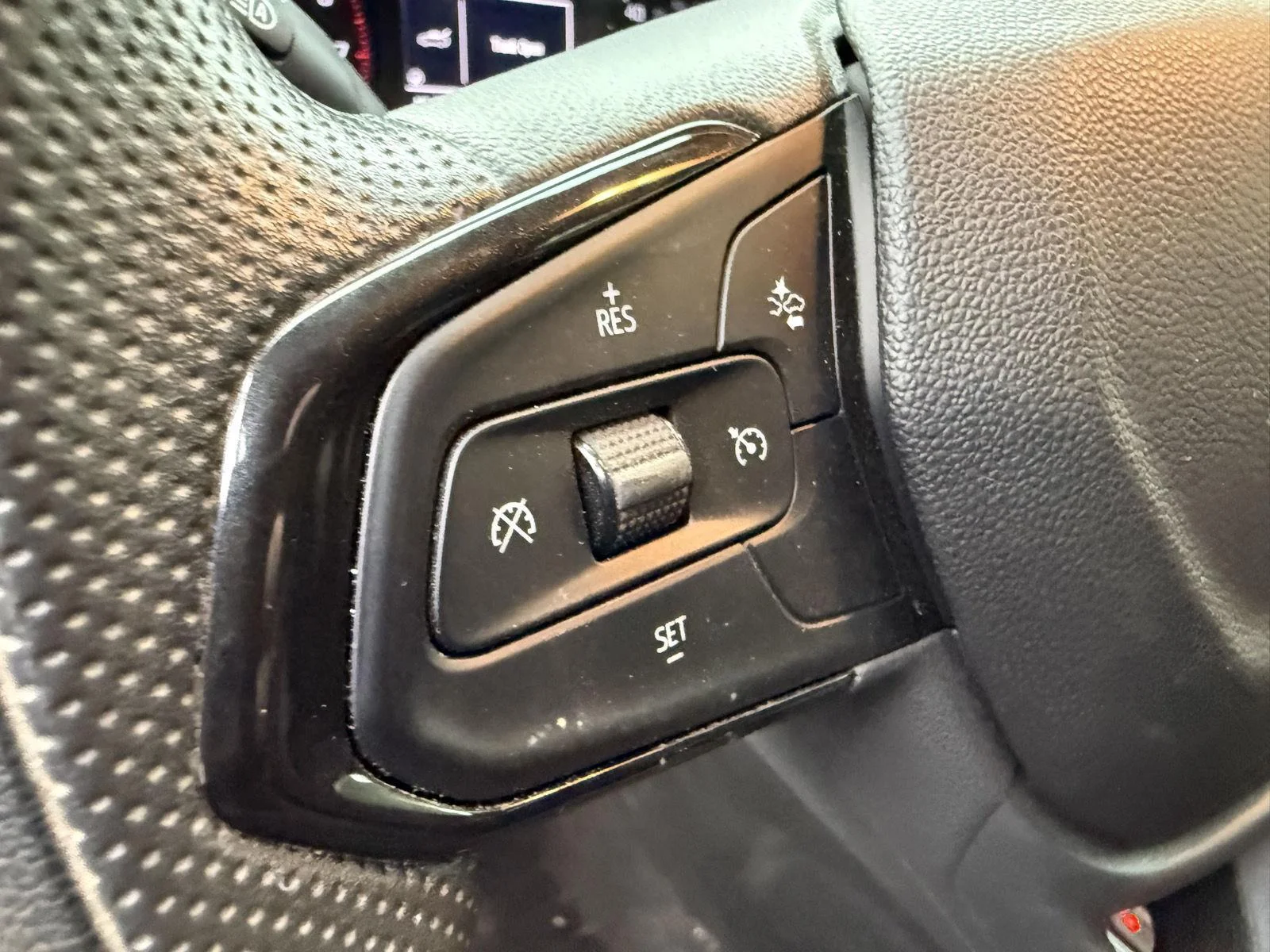 Used 2023 MOSAIC BLACK METALLIC Chevrolet LT image 12